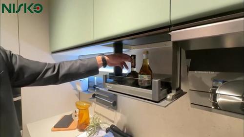 最新の企業 ソリューションについて 秘密のオアシス、オーダーメイドのキッチン収納