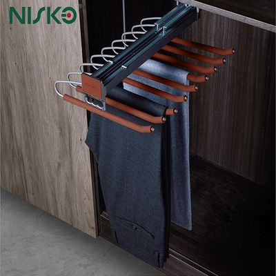 Buen precio Montado en la parte superior Pull Out Pants Rack Retractable Soft Closing con barra de cuero en línea